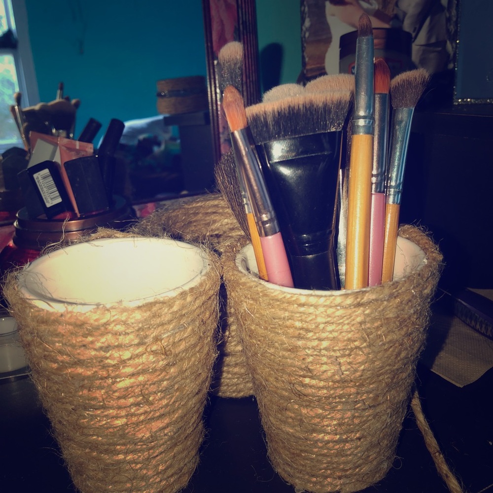 Cosmetic Brush Holders